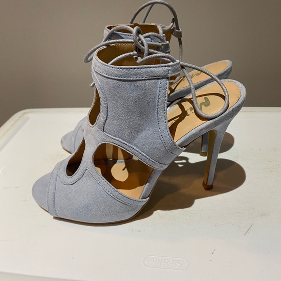 Light blue grayish high heels, lace up to tie size 8 - Picture 8 of 13